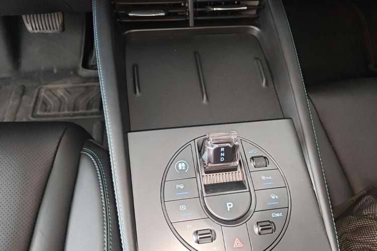 Used BYD Seal 06 New Energy 2025 DM-i Smart Drive 120KM Prestige Model Gear Lever