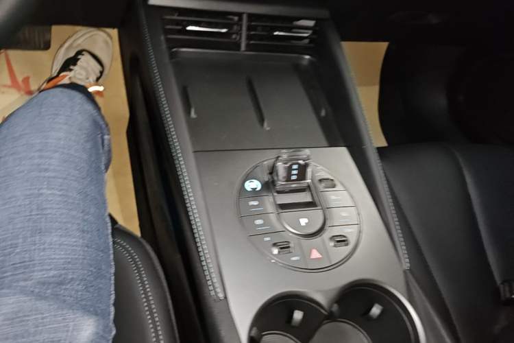Used BYD Seal 06 New Energy 2025 DM-i Smart Drive 80KM Prestige Model Gear Lever