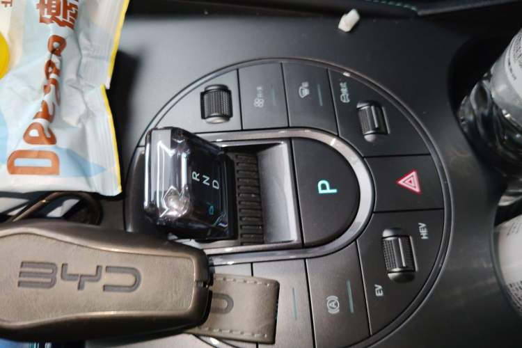 Used BYD Seal 06 New Energy 2025 DM-i Smart Drive 120KM Prestige Model Gear Lever