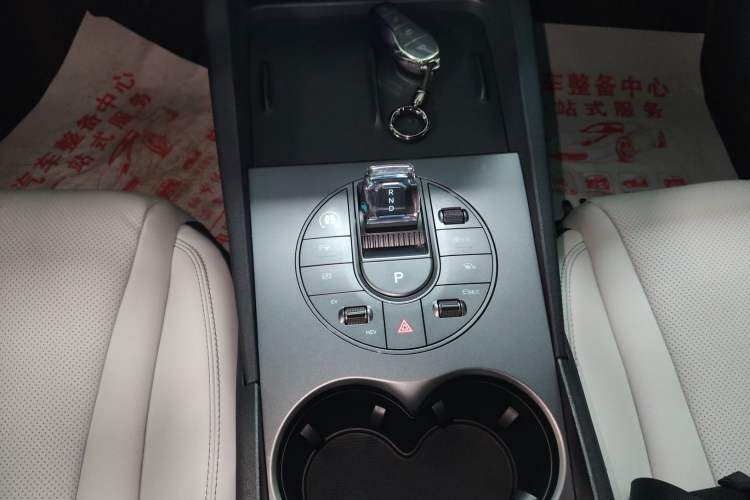 Used BYD Seal 06 New Energy 2025 DM-i Smart Drive 80KM Luxury Model Gear Lever