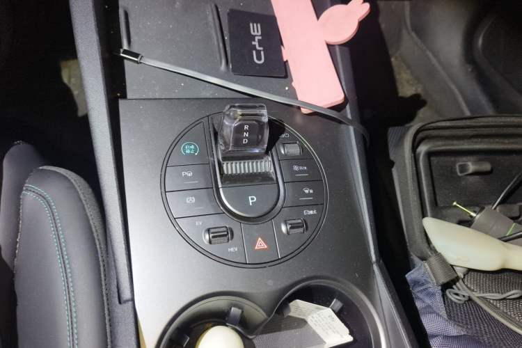 Used BYD Seal 06 New Energy 2025 DM-i Smart Drive 80KM Luxury Model Gear Lever