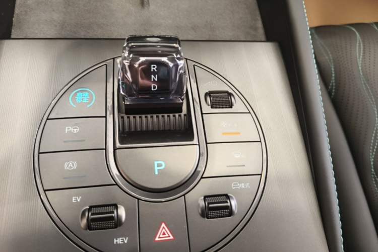 Used BYD Seal 06 New Energy 2025 DM-i Intelligent Drive 120KM Flagship Model Gear Lever
