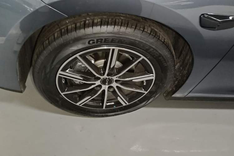 Used BYD Seal 06 New Energy 2025 DM-i Smart Drive 80KM Prestige Model Left Front Wheel Hub