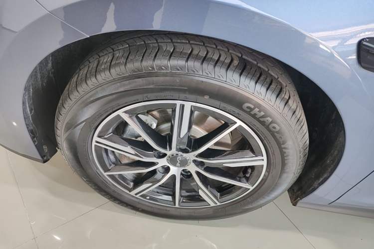 Used BYD Seal 06 New Energy 2025 DM-i Smart Drive 120KM Prestige Model Left Front Wheel Hub