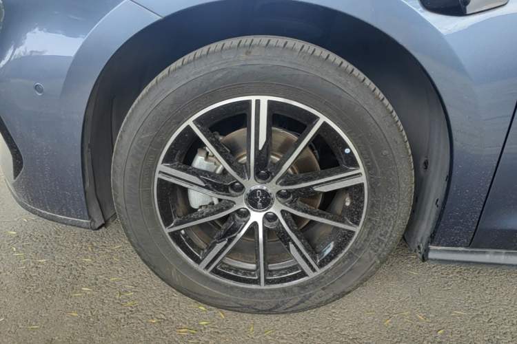 Used BYD Seal 06 New Energy 2025 DM-i Smart Drive 120KM Prestige Model Left Front Wheel Hub