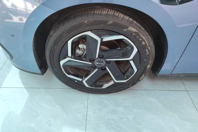 Used BYD Seal 06 New Energy 2025 DM-i Intelligent Drive 120KM Flagship Model Left Front Wheel Hub