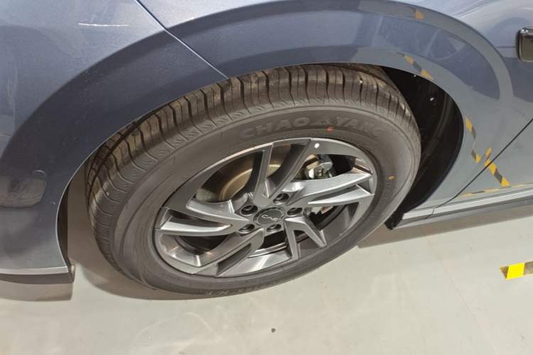Used BYD Seal 06 New Energy 2025 EV 545KM Premium Edition Left Front Wheel Hub