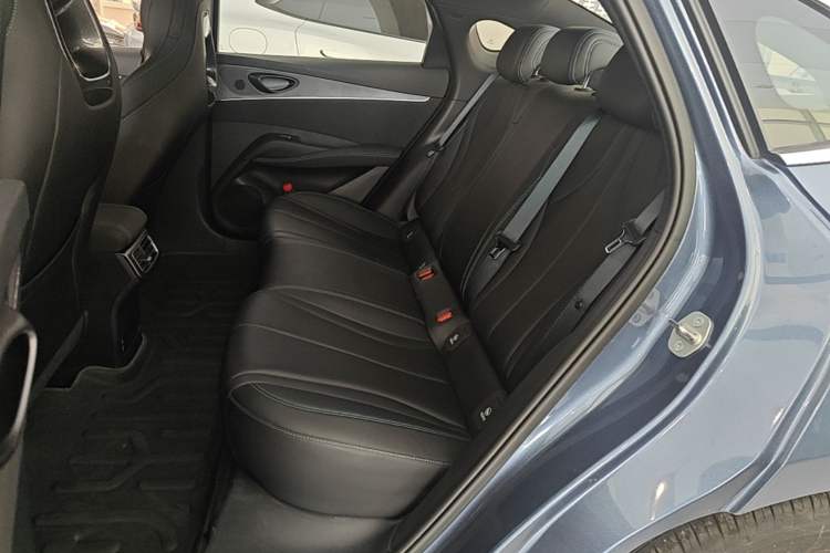 Used BYD Seal 06 New Energy 2025 DM-i Smart Drive 120KM Prestige Model Left Rear Seat