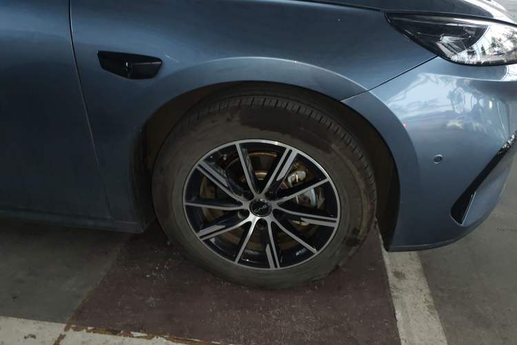 Used BYD Seal 06 New Energy 2025 DM-i Smart Drive 120KM Prestige Model Right Front Wheel Hub