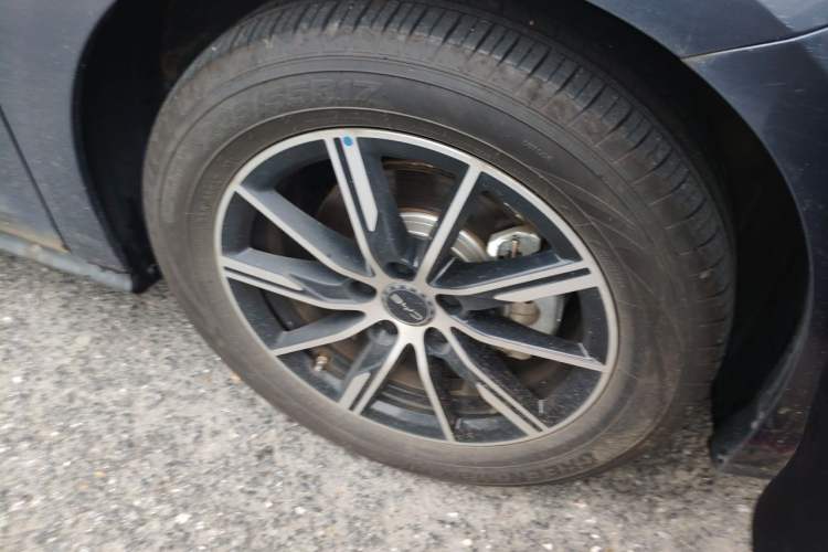 Used BYD Seal 06 New Energy 2025 DM-i Smart Drive 120KM Prestige Model Right Front Wheel Hub
