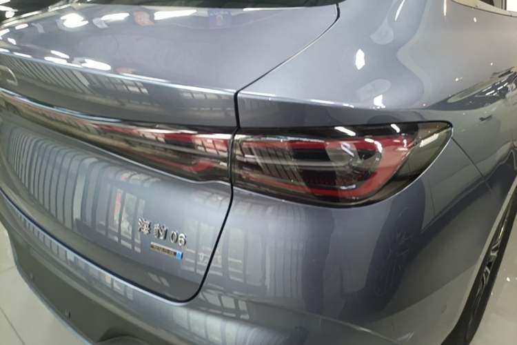 Used BYD Seal 06 New Energy 2025 DM-i Smart Drive 120KM Deluxe Model Right Rear Taillight