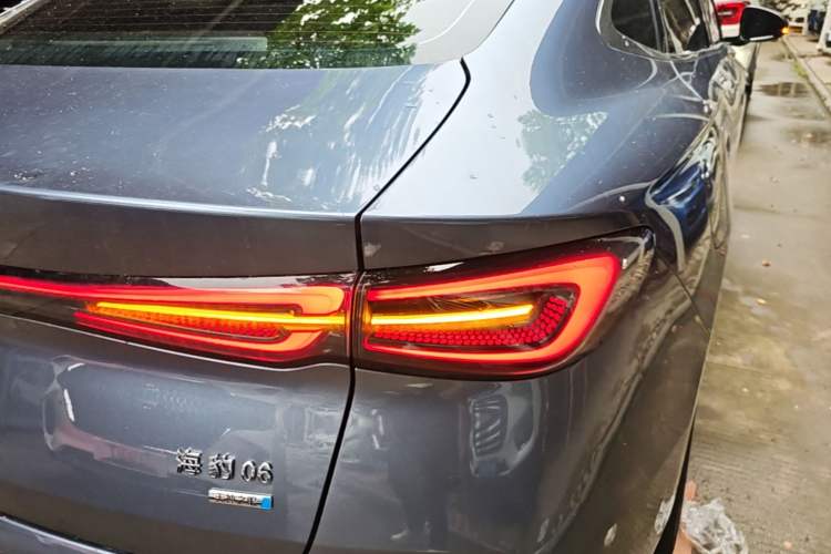 Used BYD Seal 06 New Energy 2025 DM-i Smart Drive 80KM Prestige Model Right Rear Taillight
