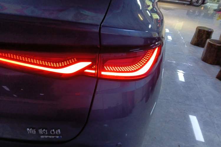 Used BYD Seal 06 New Energy 2025 EV 545KM Premium Edition Right Rear Taillight
