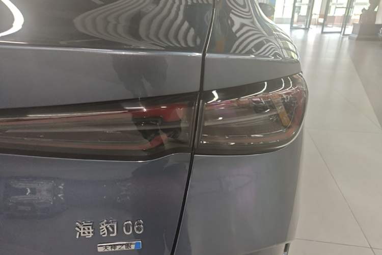 Used BYD Seal 06 New Energy 2025 DM-i Smart Drive 120KM Deluxe Model Right Rear Taillight