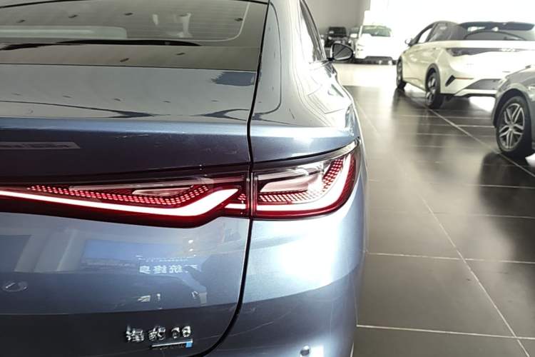 Used BYD Seal 06 New Energy 2025 EV 545KM Premium Edition Right Rear Taillight