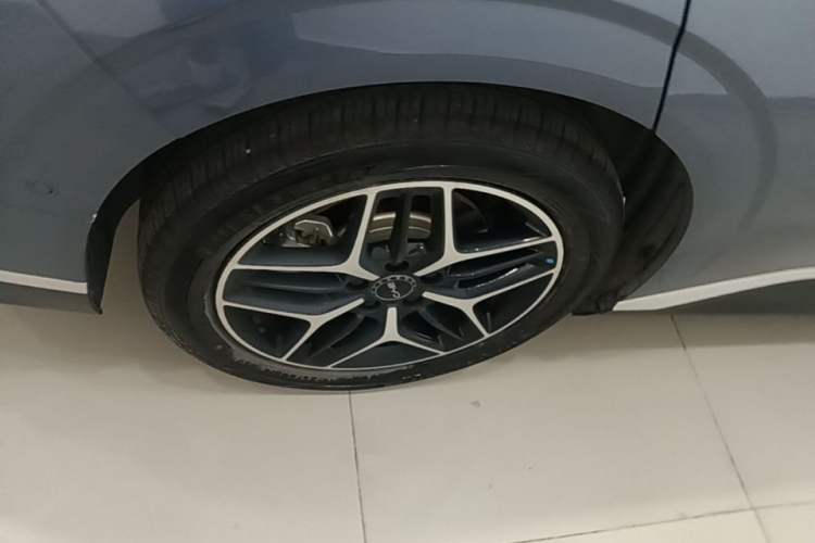 Used BYD Seal 06 New Energy 2025 EV 545KM Flagship Edition Right Rear Wheel Hub