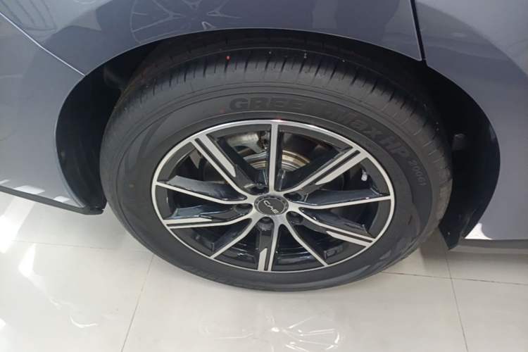 Used BYD Seal 06 New Energy 2025 DM-i Smart Drive 120KM Deluxe Model Right Rear Wheel Hub