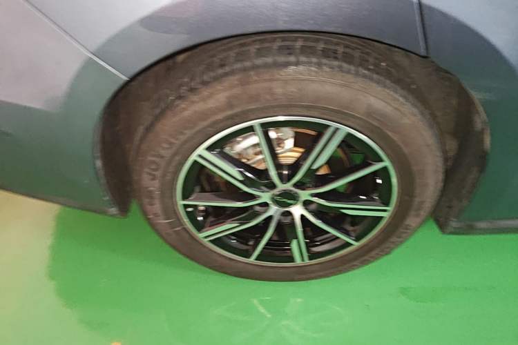 Used BYD Seal 06 New Energy 2025 DM-i Smart Drive 120KM Prestige Model Right Rear Wheel Hub