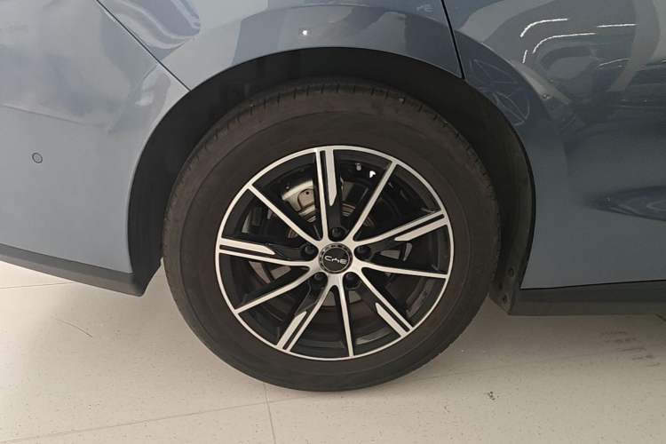 Used BYD Seal 06 New Energy 2025 DM-i Smart Drive 120KM Prestige Model Right Rear Wheel Hub