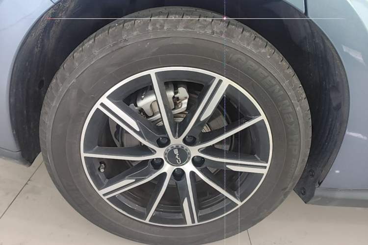 Used BYD Seal 06 New Energy 2025 DM-i Smart Drive 120KM Deluxe Model Right Rear Wheel Hub