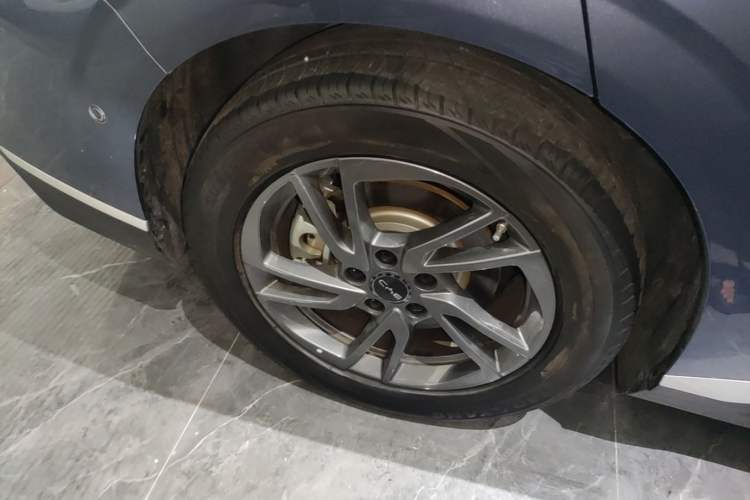 Used BYD Seal 06 New Energy 2025 EV 545KM Premium Edition Right Rear Wheel Hub