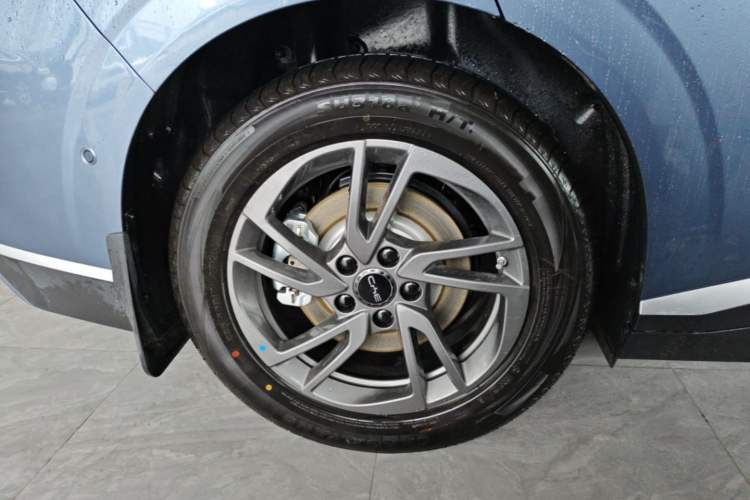 Used BYD Seal 06 New Energy 2025 EV 545KM Premium Edition Right Rear Wheel Hub