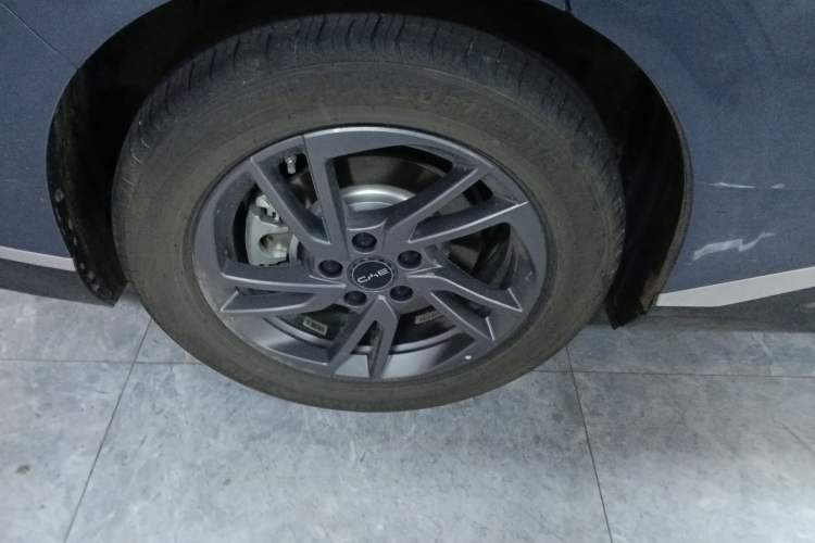 Used BYD Seal 06 New Energy 2025 EV 545KM Premium Edition Right Rear Wheel Hub