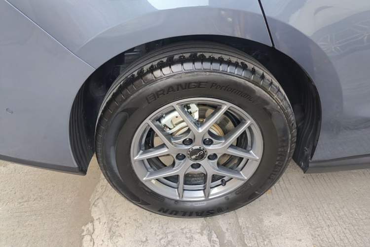 Used BYD Seal 06 New Energy 2025 DM-i Smart Drive 80KM Luxury Model Right Rear Wheel Hub