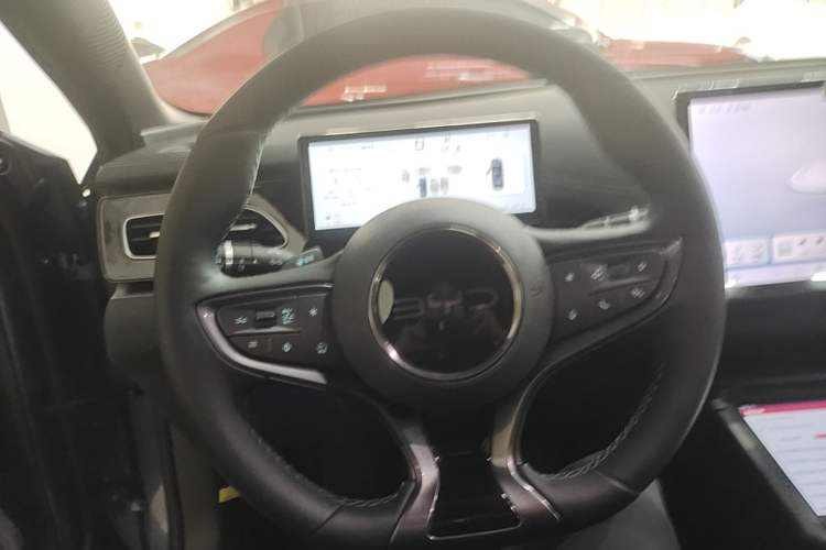 Used BYD Seal 06 New Energy 2025 DM-i Smart Drive 120KM Deluxe Model Steering Wheel