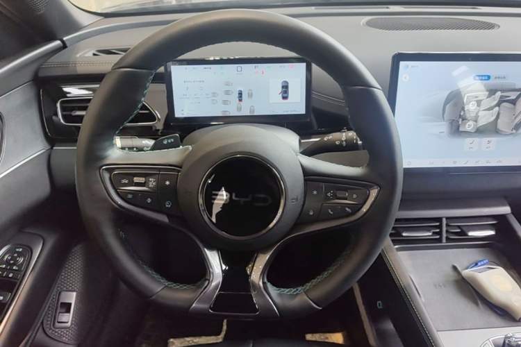 Used BYD Seal 06 New Energy 2025 DM-i Smart Drive 120KM Deluxe Model Steering Wheel