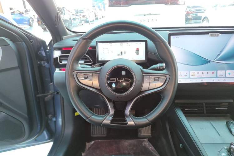Used BYD Seal 06 New Energy 2025 DM-i Intelligent Drive 120KM Flagship Model Steering Wheel