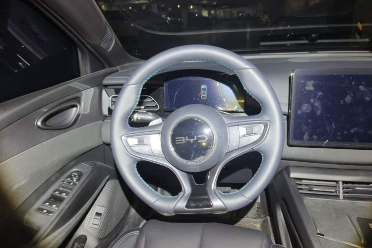 Used BYD Seal 06 New Energy 2025 DM-i Smart Drive 80KM Luxury Model Steering Wheel