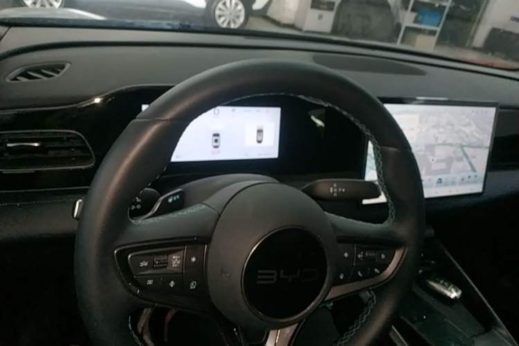 Used BYD Seal 06 New Energy 2025 EV 470KM Prestige Edition Steering Wheel