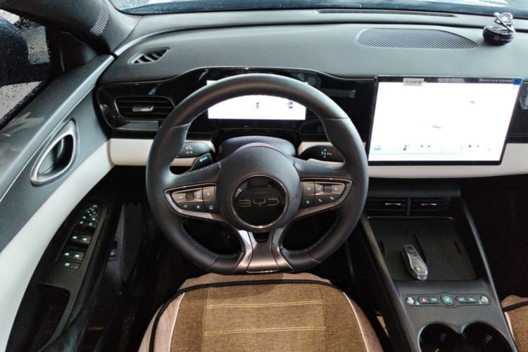 Used BYD Seal 06 New Energy 2025 EV 545KM Premium Edition Steering Wheel