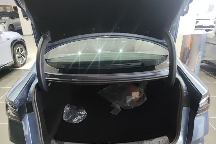 Used BYD Seal 06 New Energy 2025 DM-i Intelligent Drive 120KM Flagship Model Trunk