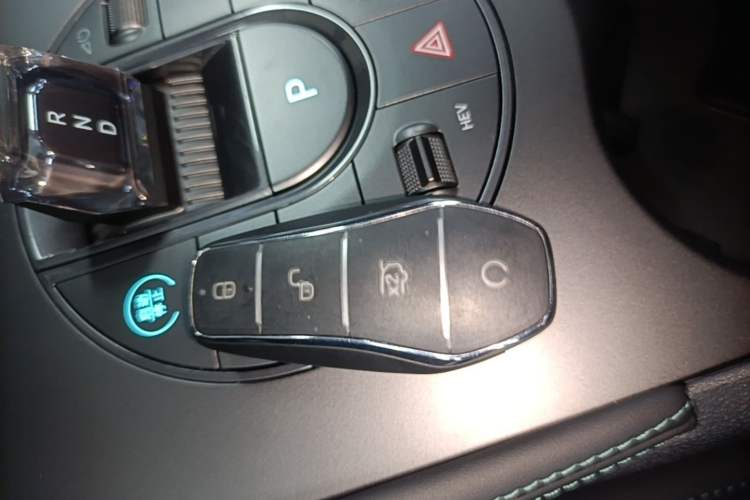 Used BYD Seal 06 New Energy 2025 DM-i Smart Drive 120KM Deluxe Model Vehicle Key