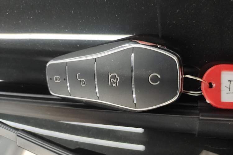 Used BYD Seal 06 New Energy 2025 DM-i Smart Drive 120KM Deluxe Model Vehicle Key