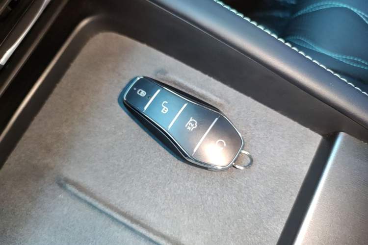 Used BYD Seal 06 New Energy 2025 DM-i Intelligent Drive 120KM Flagship Model Vehicle Key