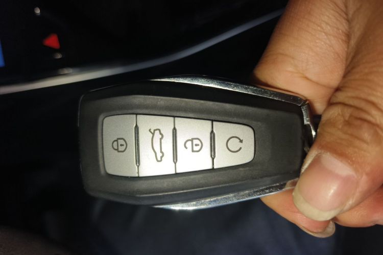 Used BYD Seal 06 New Energy 2025 DM-i Smart Drive 80KM Luxury Model Vehicle Key