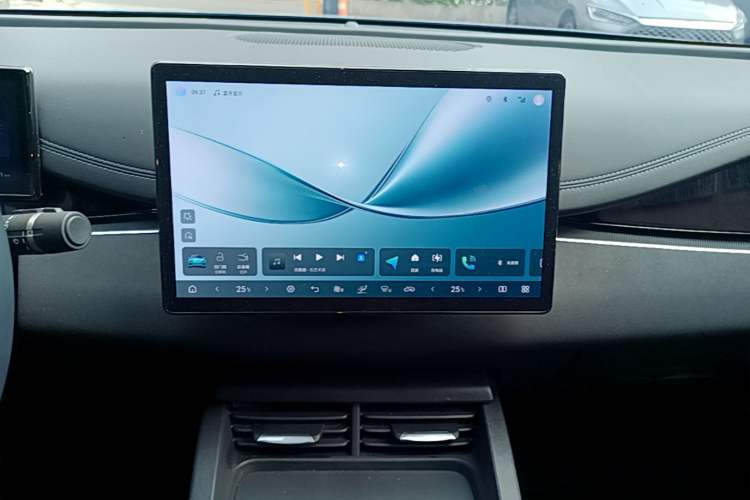 Used BYD Seal 06 New Energy 2025 DM-i Smart Drive 80KM Luxury Model Audio And AC Panel