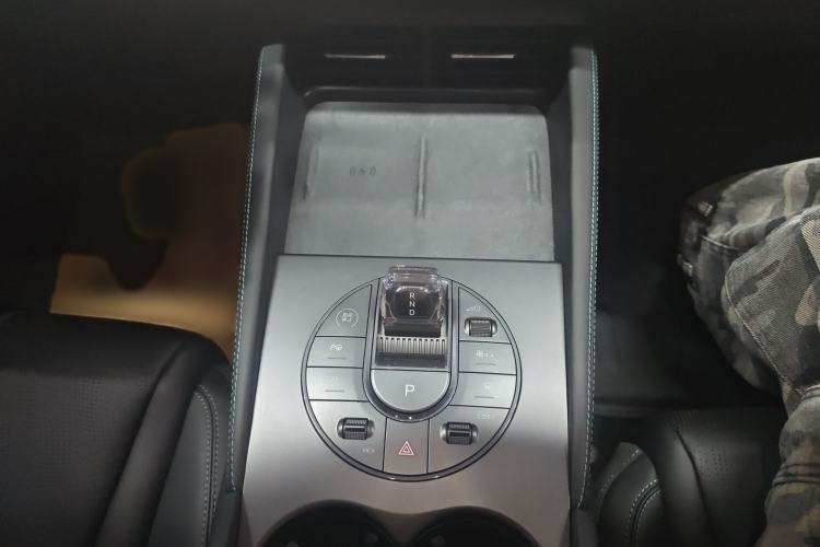Used BYD Seal 06 New Energy 2025 DM-i Smart Drive 120KM Deluxe Model Audio And AC Panel