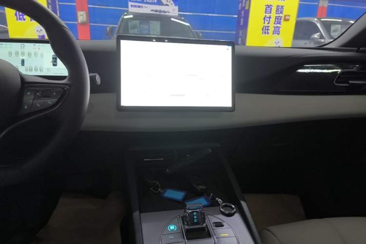 Used BYD Seal 06 New Energy 2025 DM-i Smart Drive 80KM Luxury Model Audio And AC Panel