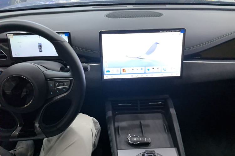 Used BYD Seal 06 New Energy 2025 DM-i Smart Drive 80KM Prestige Model Center Console