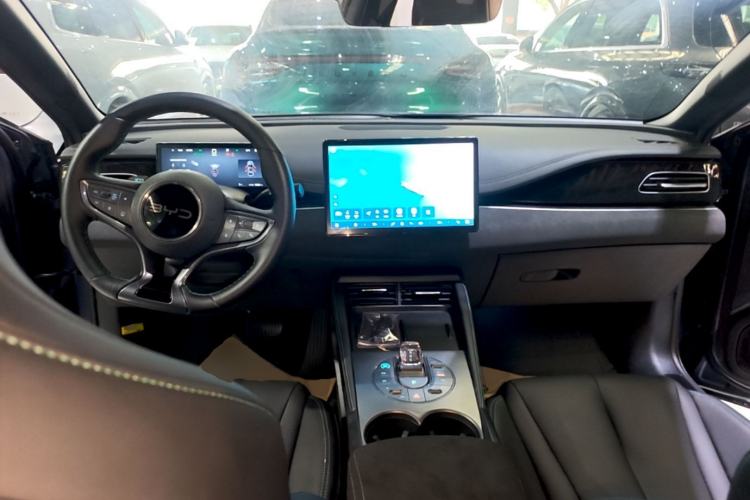 Used BYD Seal 06 New Energy 2025 DM-i Smart Drive 120KM Prestige Model Center Console