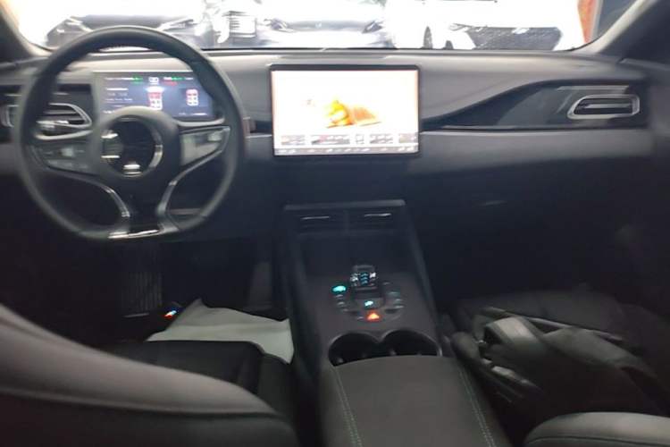 Used BYD Seal 06 New Energy 2025 DM-i Smart Drive 80KM Luxury Model Center Console