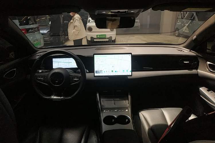 Used BYD Seal 06 New Energy 2025 EV 470KM Prestige Edition Center Console