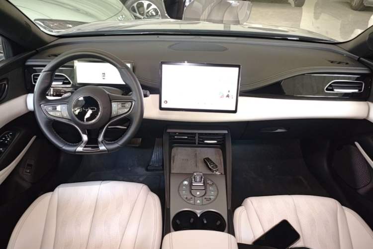 Used BYD Seal 06 New Energy 2025 DM-i Smart Drive 120KM Deluxe Model Center Console