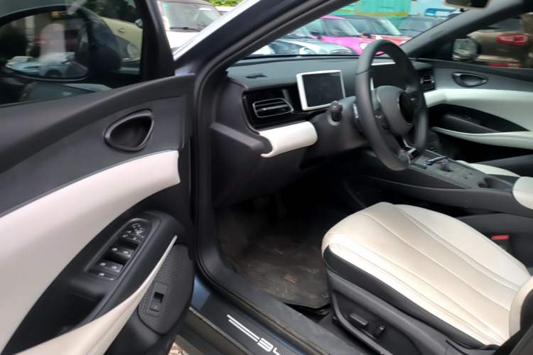 Used BYD Seal 06 New Energy 2025 DM-i Smart Drive 120KM Prestige Model Driver Seat