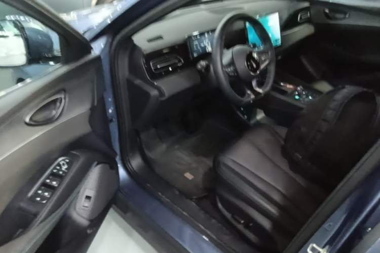 Used BYD Seal 06 New Energy 2025 DM-i Smart Drive 120KM Deluxe Model Driver Seat