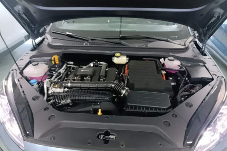 Used BYD Seal 06 New Energy 2025 DM-i Smart Drive 80KM Luxury Model Engine Bay
